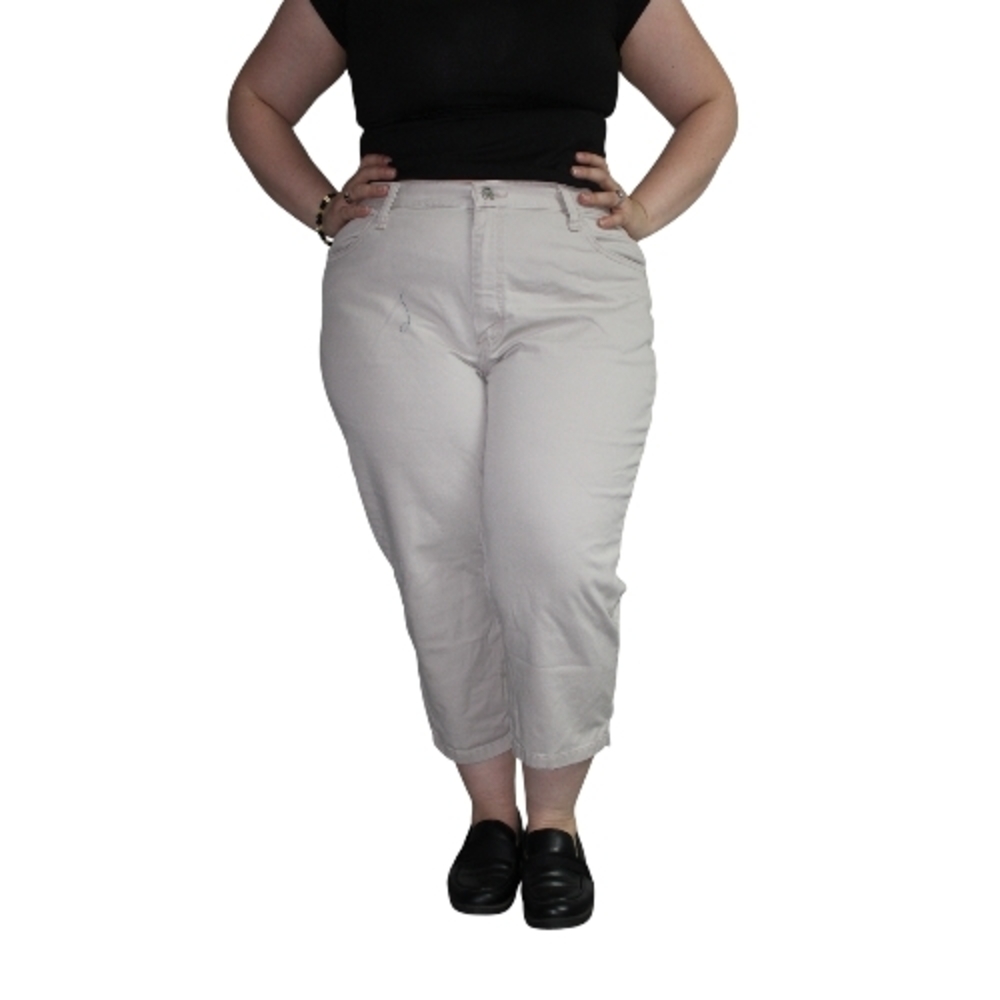 Riders by Lee Cream Cropped Pants